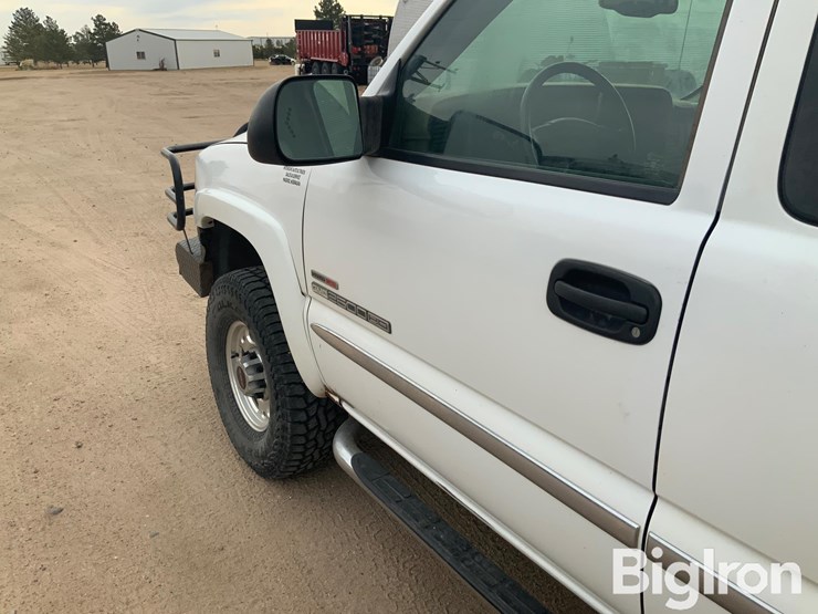 2005-gmc-sierra-2500-image-10