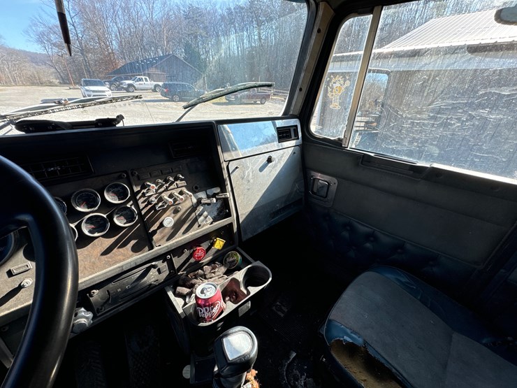 1990-kenworth-t600-image-7