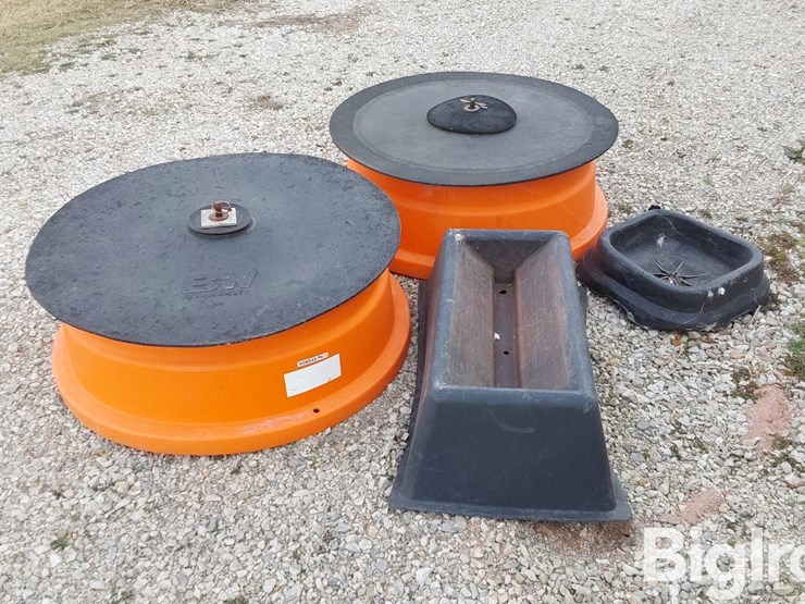 b-w-poly-mineral-feeders-image-1