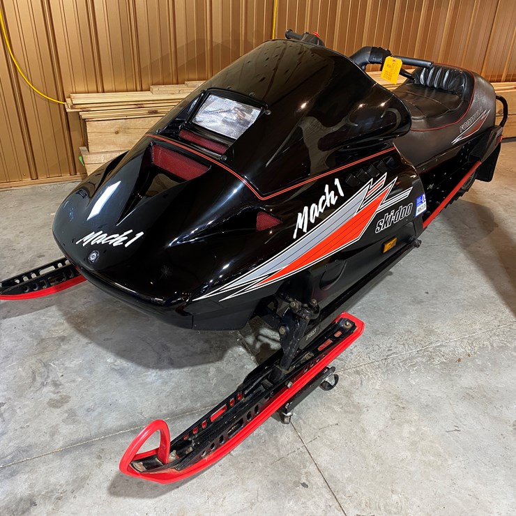 #3788 • 1991 Ski-Doo Formula Mach 1 Snowmobile