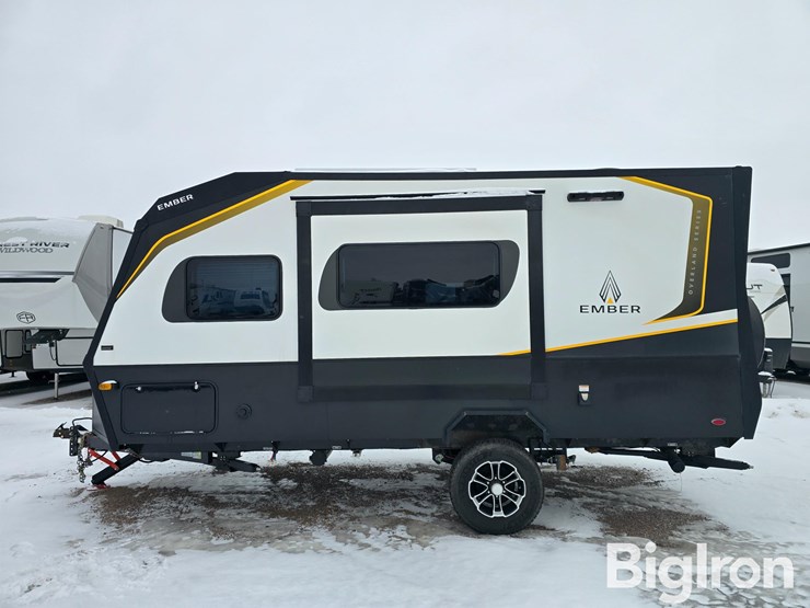 2022-ember-overland-171fb-travel-trailer-image-8