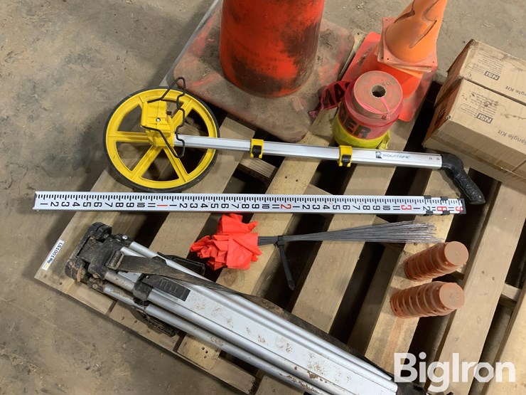 spectra-precision-gl1425c-laser-level-&-safety-equipment-image-19