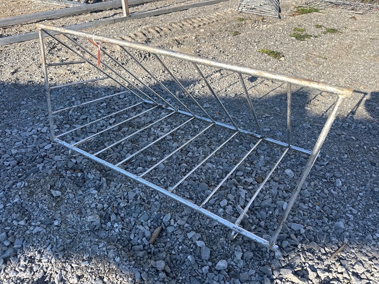 #1024-•-hanging-hay-mangers-image-2