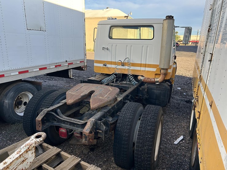 1984-international-s2200-image-15