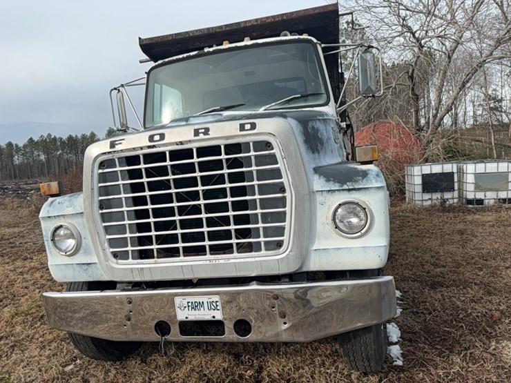 1982-ford-8000-image-10