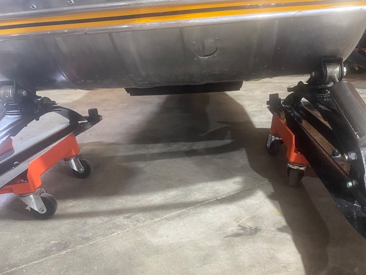 #3800-•-1970-arctic-cat-puma-634-replica-snowmobile-image-12