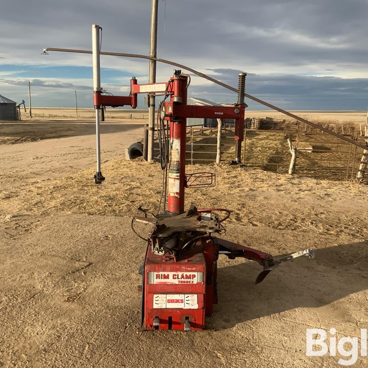 Coats 7060EX Tire Machine