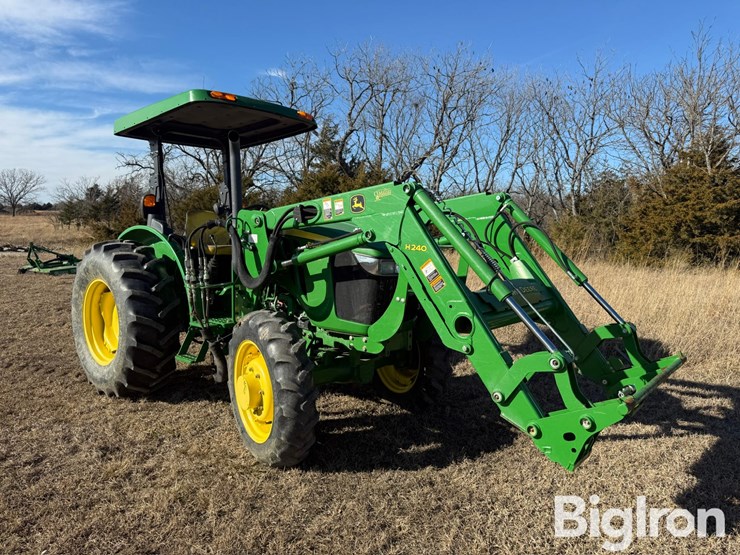 2016-john-deere-5045e-image-3