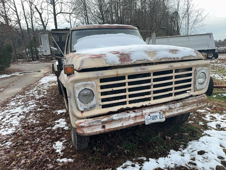 1977-ford-600-image-55