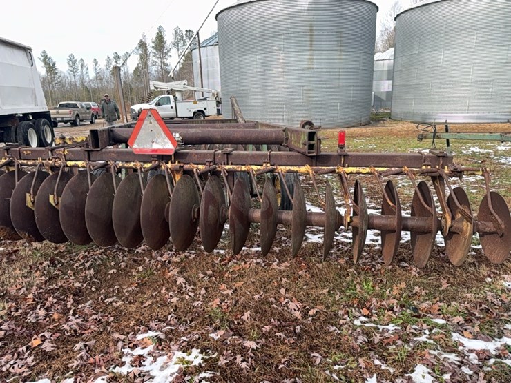 john-deere-340-image-29