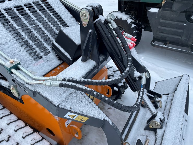 #307-•-new-land-hero-mini-skid-loader-image-11