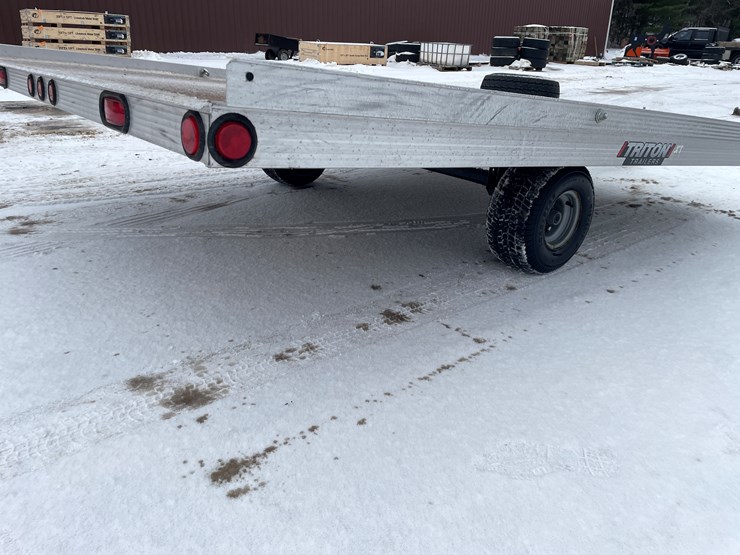#3802-•-10'-aluminum-triton-snowmobile-trailer-(no-title)-image-20