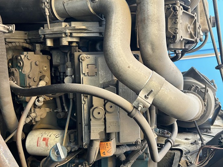 2001-international-4700-image-39