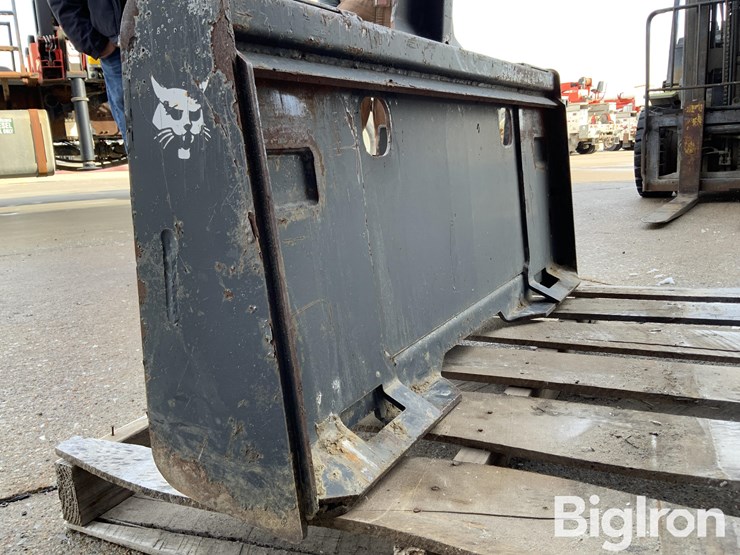 bobcat-skid-steer-3-pt-hitch-attachment-image-9