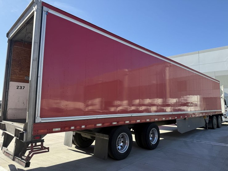 2016-utility-van-image-3