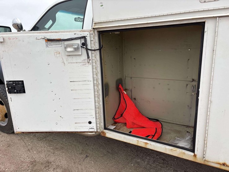 2012-ford-f550-image-18