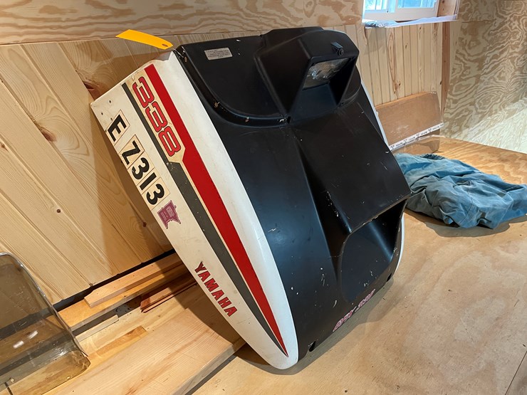 #3846-•-1974/75-yamaha-gpx-snowmobile-hood-image-3
