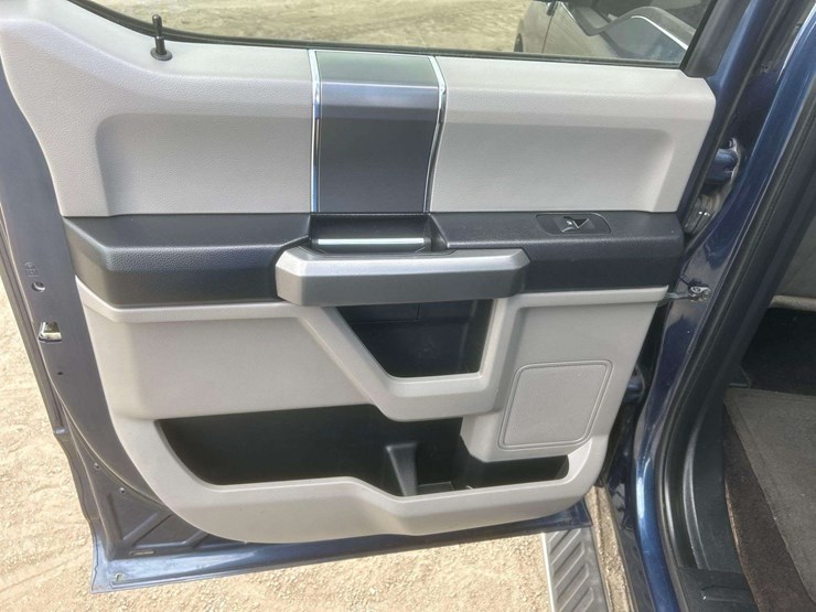 2017-ford-f150-image-21