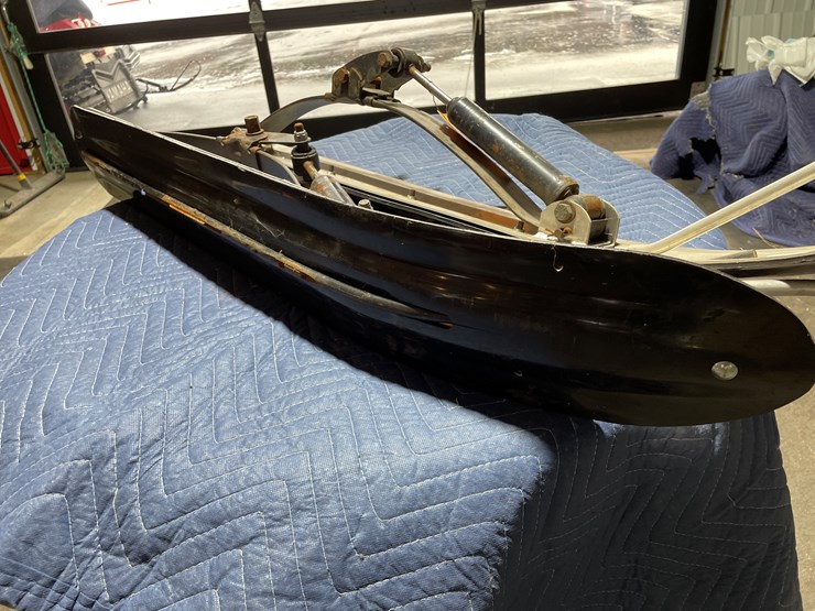 #3866-•-pair-of-aluminum-ski's-image-6