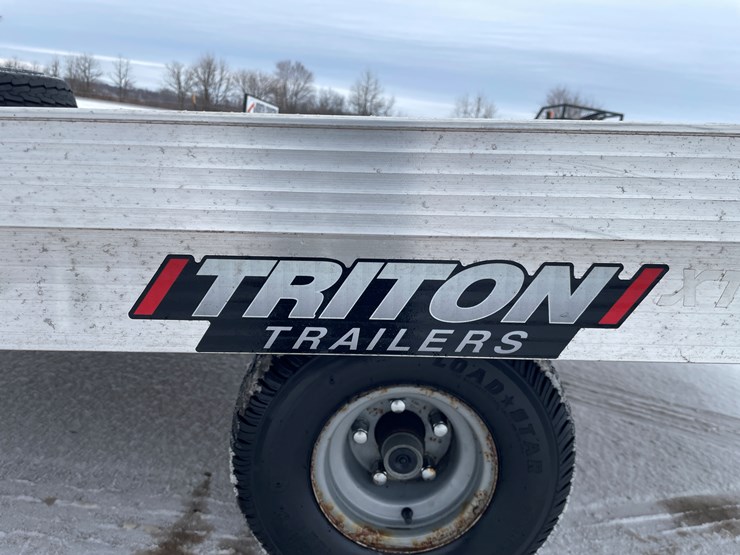 #3802-•-10'-aluminum-triton-snowmobile-trailer-(no-title)-image-9