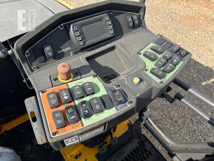 2018-volvo-p7110b-image-26