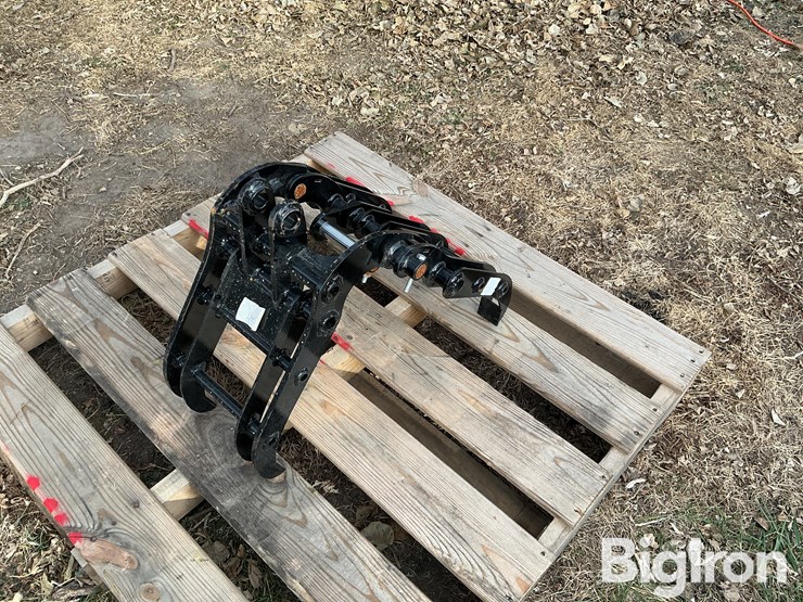 mini-excavator-grapple-image-5