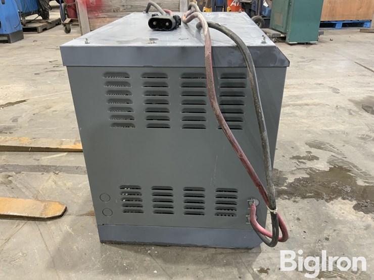 2018-raymond-425-c50tt-stand-on-electric-forklift-image-17