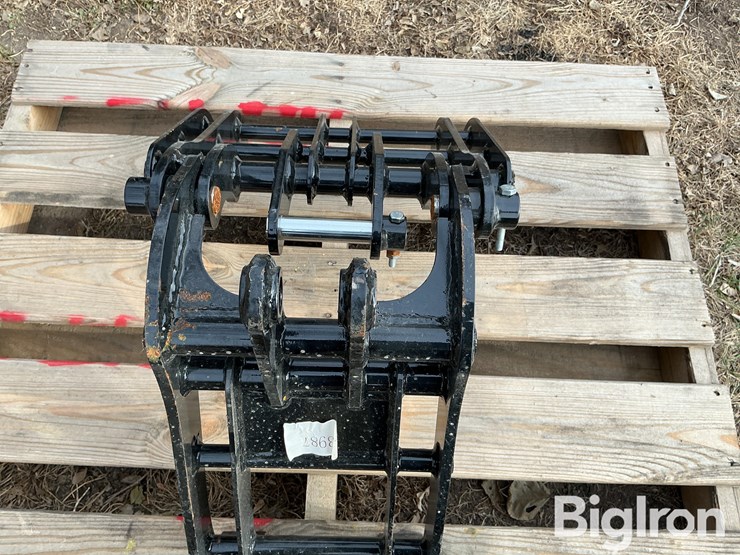 mini-excavator-grapple-image-10