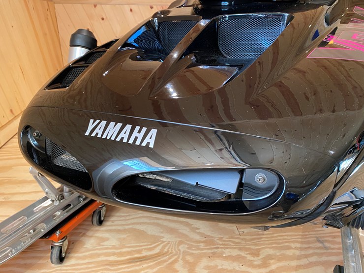 #3790-•-1992-yamaha-v-max-4-snowmobile-image-7