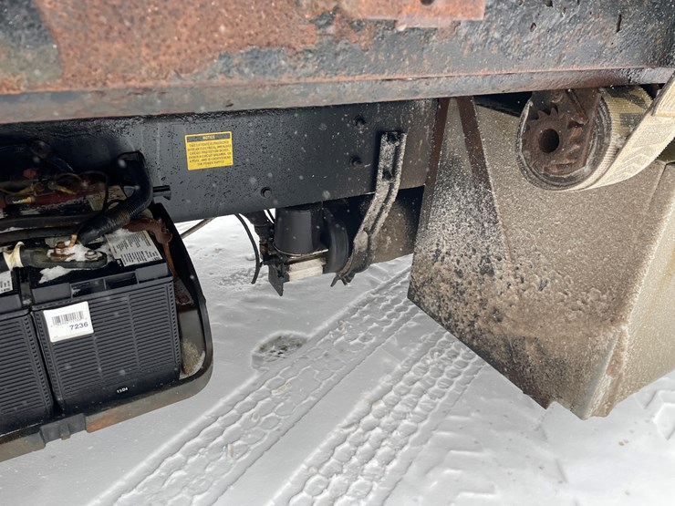 #400-•-2006-sterling-straight-truck-(has-wi-title)-image-26