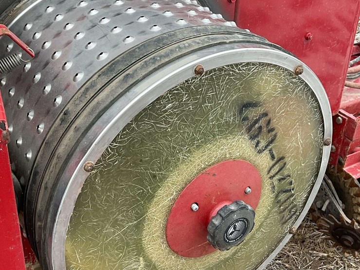 case-ih-cyclo-air-6-row-planter-image-59