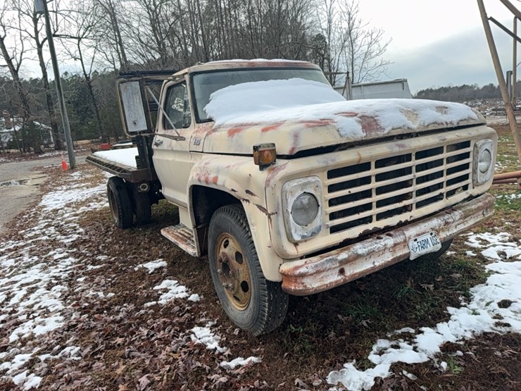 1977-ford-600-image-52