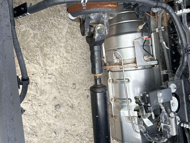 2018-isuzu-npr-image-20