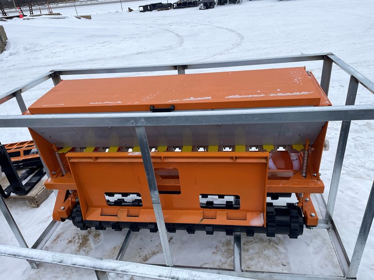 caterpillar-12-image-6