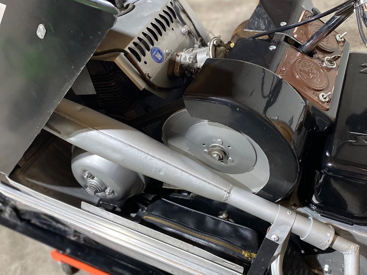 #3800-•-1970-arctic-cat-puma-634-replica-snowmobile-image-8