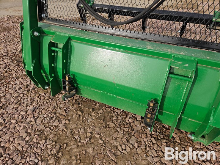 2025-john-deere-740-image-16