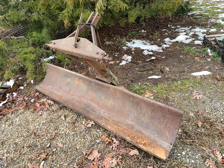 john-deere-blade;-located-at-7241-roxbury-rd,-charles-city,-va,-please-call-804.837.9940-or-804.651.4404-with-questions-image-1