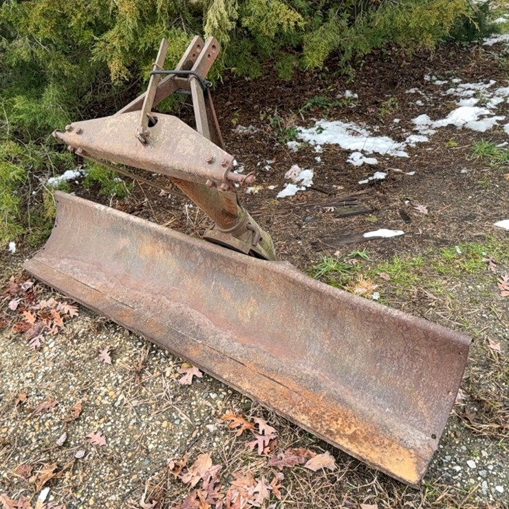 John Deere blade; LOCATED AT 7241 ROXBURY RD, CHARLES CITY, VA, PLEASE CALL 804.837.9940 OR 804.651.4404 WITH QUESTIONS