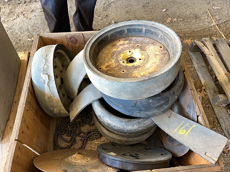 john-deere-drill-parts;-located-at-7241-roxbury-rd,-charles-city,-va,-please-call-804.837.9940-or-804.651.4404-with-questions-image-1