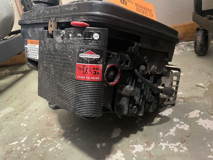 #6368-•-briggs-&-stratton-vertical-shaft-image-7