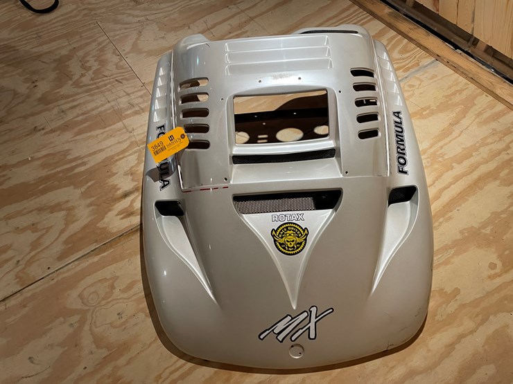 #3849-•-1992-ski-doo-formula-mx-x-snowmobile-hood-image-3