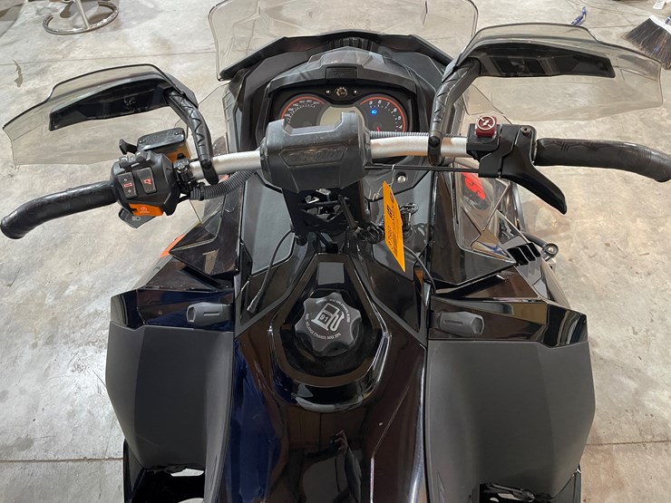 #3799-•-2015-ski-doo-800r-renegade-x-snowmobile-image-19