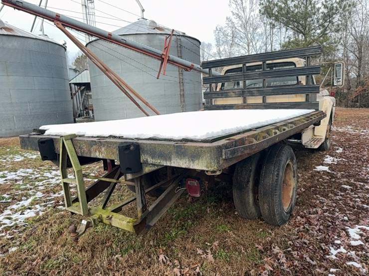 1977-ford-600-image-36