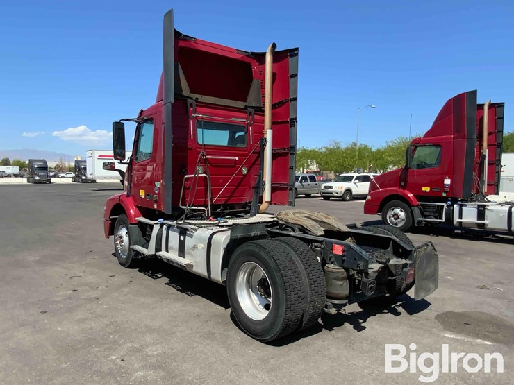 2016-volvo-vnm42t-s/a-truck-tractor-image-7