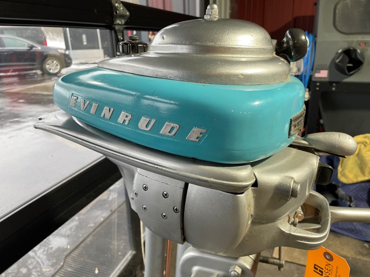 #3821-•-evinrude-zephyr-vintage-outboard-boat-motor-image-3
