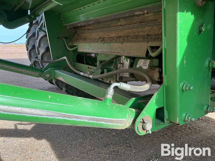 2005-john-deere-9660-sts-image-11