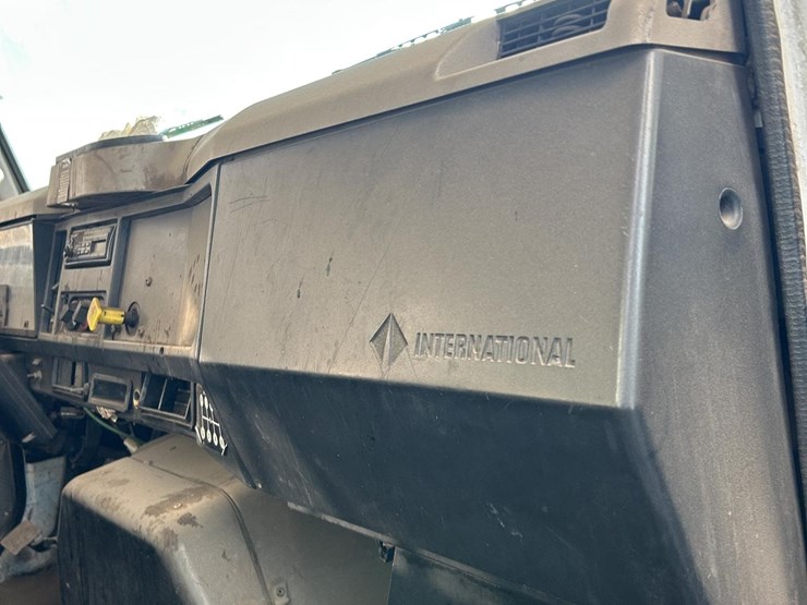 2001-international-4700-image-51