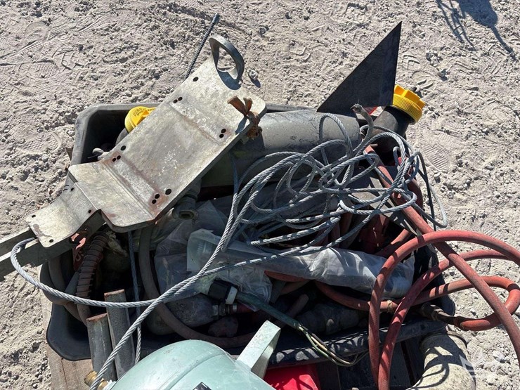 hitachi-air-tank-and-misc-equipment-image-4