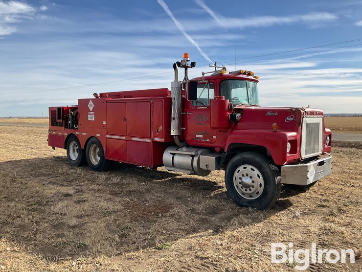 1981-mack-rl600-image-3