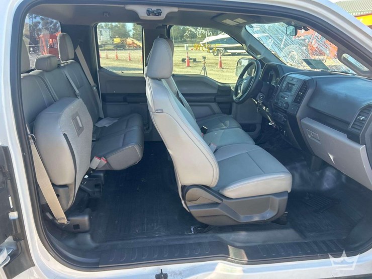 2016-ford-f150-image-25